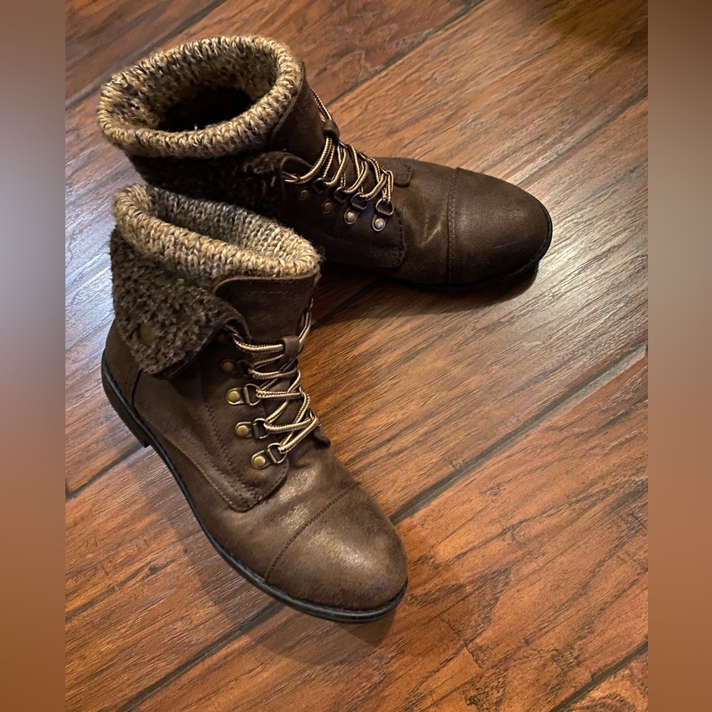 Cliffs by WHITE MOUNTAIN “Downey” Brown Winter Boots Women’s 8.5